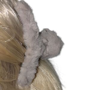🍁 3/$15 Boutique Fuzzy Hair Clip